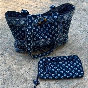 Like New Vera Bradley Blue Patterned Tote and Wallet Set, in excellent condition